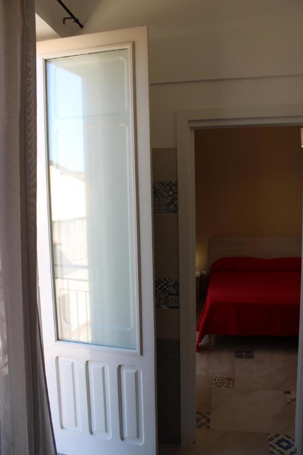 La Stanza Vicino Al Mare , Una Camera Da Letto E Bagno Con Balcone Vista Mare Apartment Balestrate Ngoại thất bức ảnh