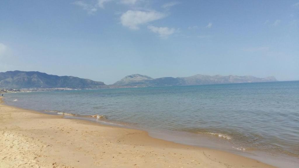 La Stanza Vicino Al Mare , Una Camera Da Letto E Bagno Con Balcone Vista Mare Apartment Balestrate Ngoại thất bức ảnh
